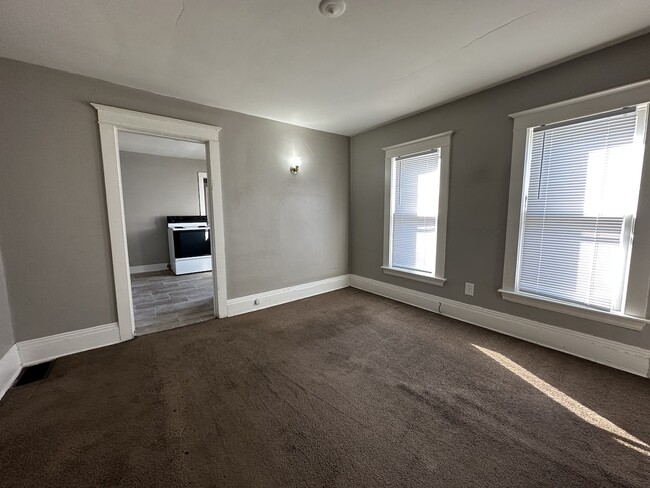 Photo - 1803 Portage St