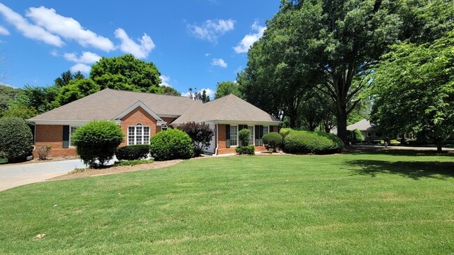Building Photo - Four-Sided Brick Ranch in Johns Creek!