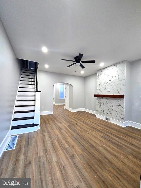 Building Photo - 6629 Haddington Ln Rental