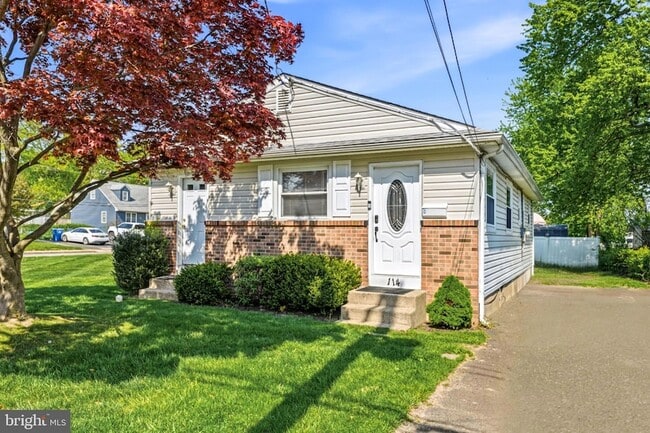 Photo - 114 Grandview Ave