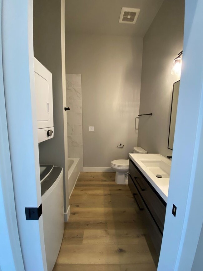 Photo - Stylish 1BD Condo with Modern Finishes Unit 202