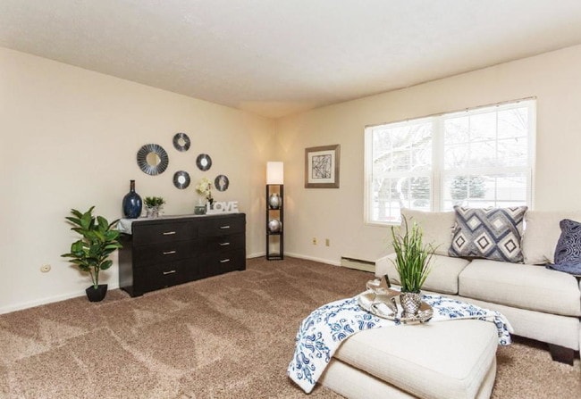 Estudio sala de estar/habitación - Greenbriar Village