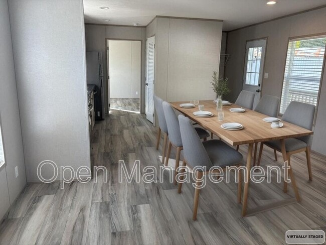 Photo - 16 English Village Park