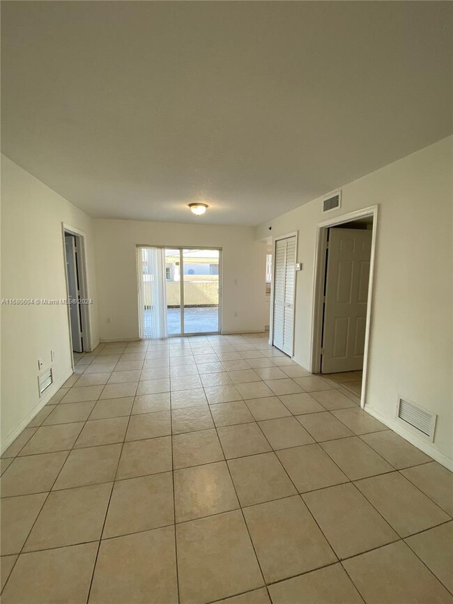 Photo - 2415 NW 16th St Rd Condominio Unidad 209-1