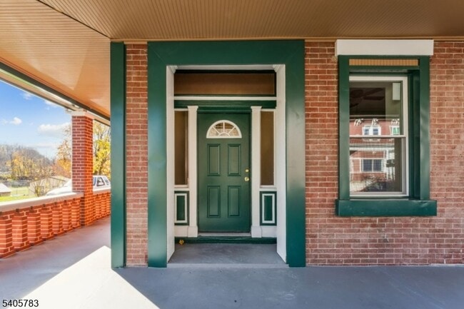 Photo - 786 S Main St