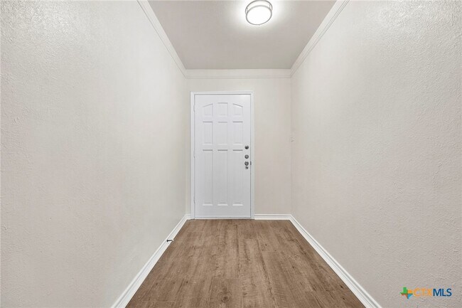 Photo - 3017 Oaklawn Dr