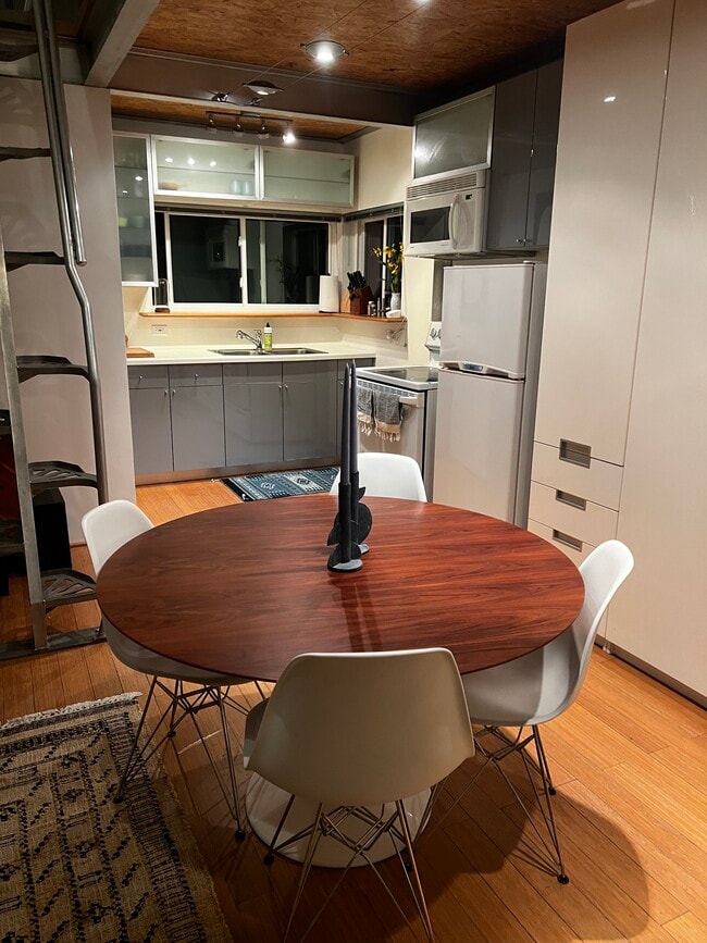 Photo - 1525-1522 Cabrillo Ave