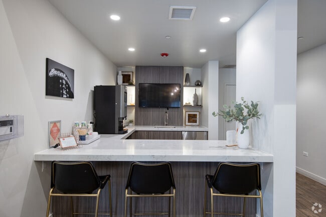 Coffee Bar - Reserve IL