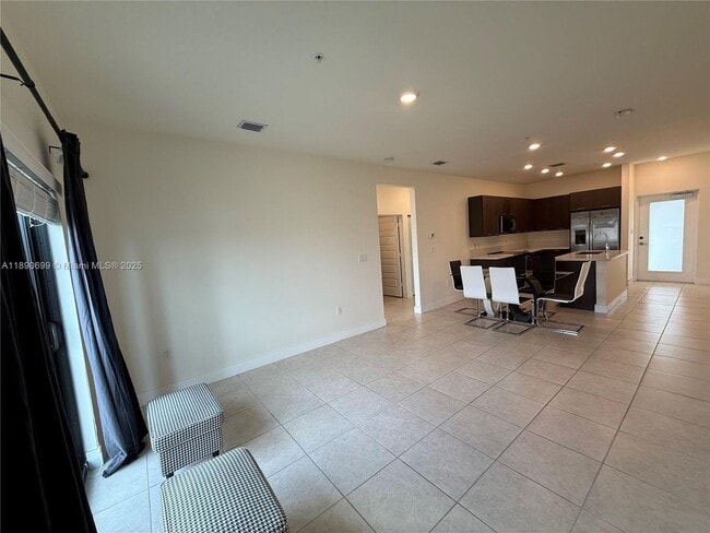 Photo - 8301 NW 41st St