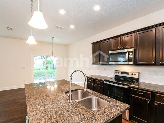 Photo - 8559 Highfield Ave