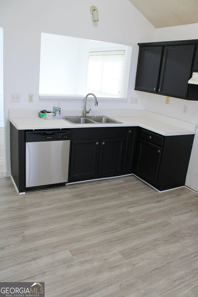 Photo - 2400 Miller Oaks Cir