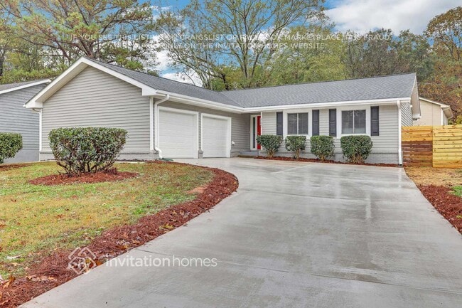 Photo - 565 Lakeridge Cir SE