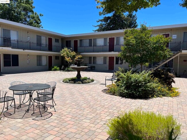 Building Photo - 1651 Detroit Ave Unit 112