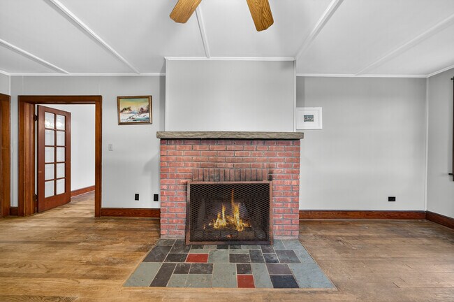 Photo - 20 Evergreen Ln