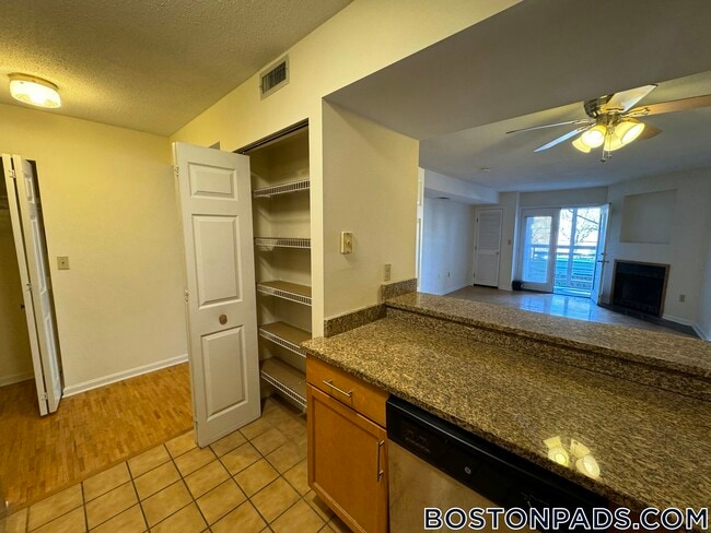 Building Photo - 345 Franklin St