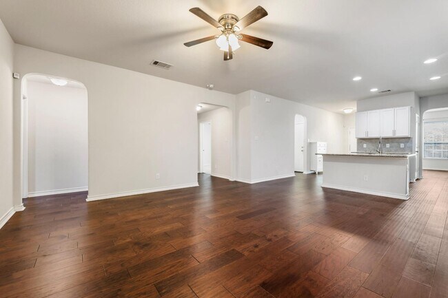 Photo - 13026 Maestro Spark