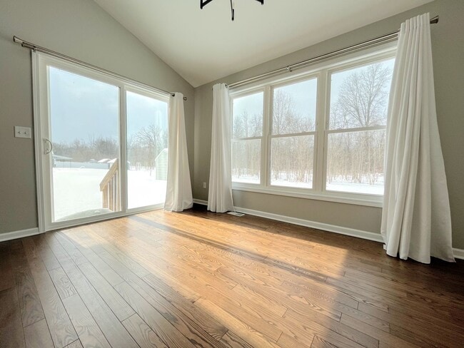 Photo - Stunning 4-Bed Single-Family Home For Rent in Amherst - Cherry Laurel Lane