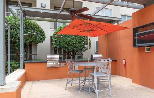 Building Photo - 3660 Richmond Ave. Unit 335