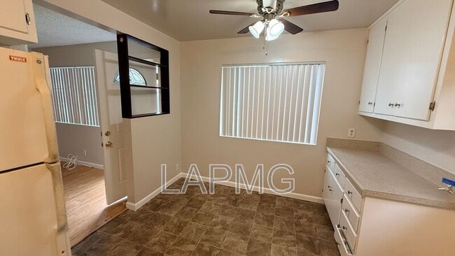 Photo - 8545-8549 Rose St.