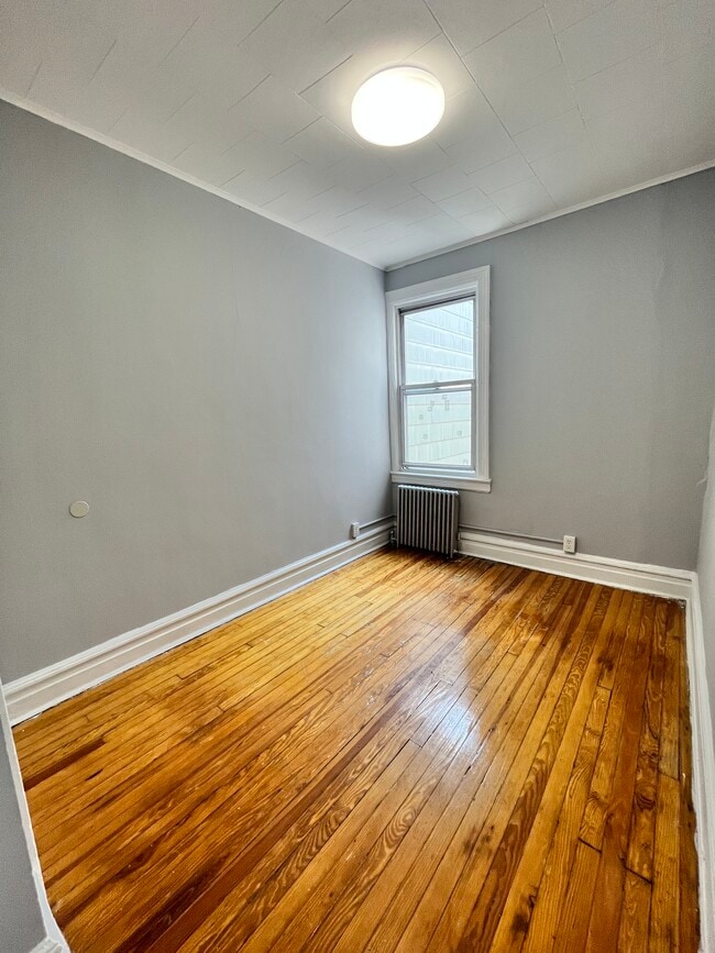 289 Cator Ave Unit 4