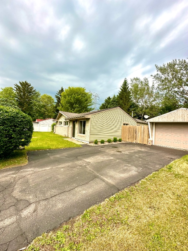 Photo - 7850 Dubuque Rd House