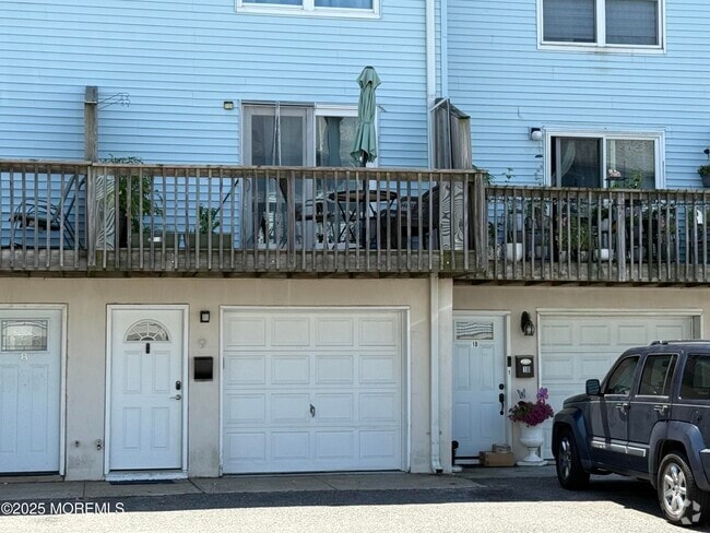 Building Photo - 9 Beachway Ave Rental