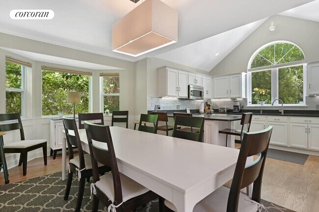 Photo - 15 E Gate Rd