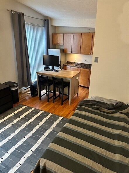 Photo - 12 Stoneholm St Unit 420