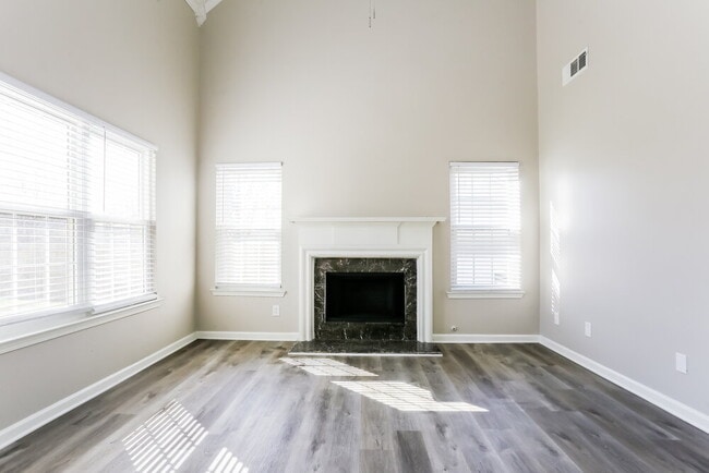 Photo - 213 Summer Hill Cir