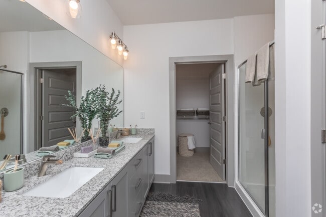 2BR, 2BA - 1115SF
