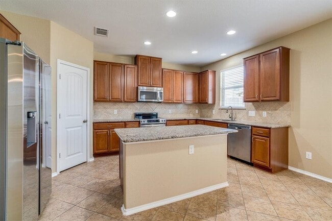Photo - 1109 Sussex Pl