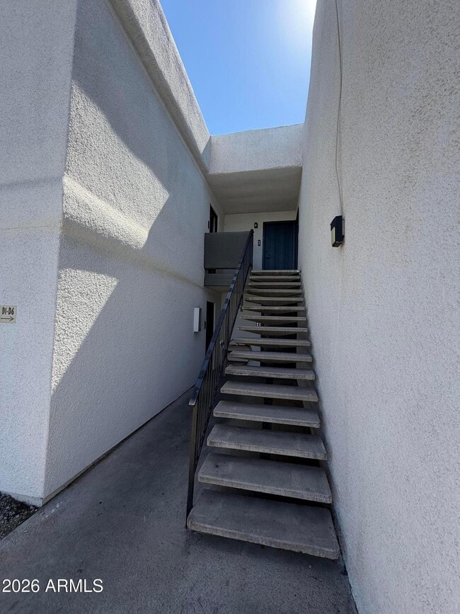 Building Photo - 302 E Monte Vista Rd Unit Apt D4