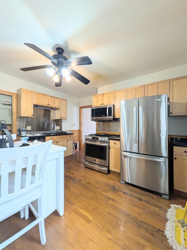 Building Photo - 137 Marcella St Unit 1