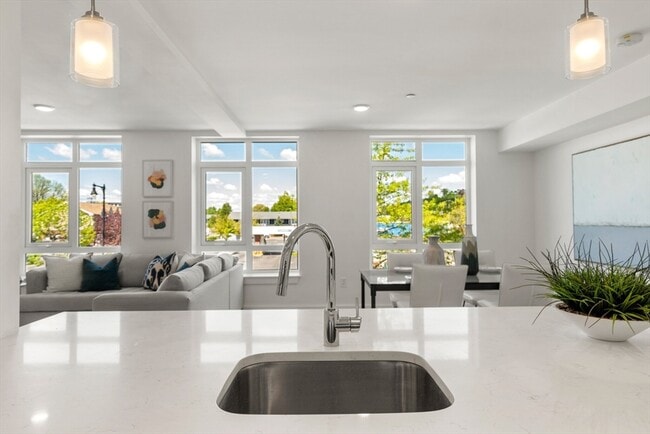 Photo - 917 Bennington St Unidad 310