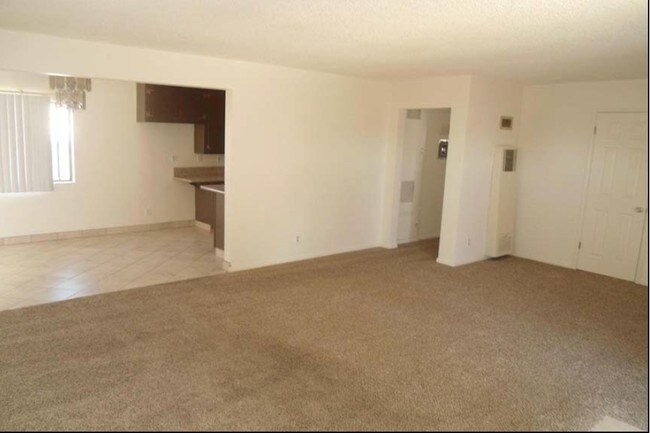 Photo - Comstock Manor Apartments