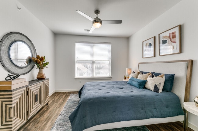 Photo - Kessler Bluffs