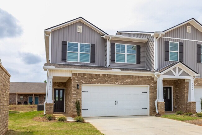 Photo - "Charming Newly built 3-Bed Townhouse Retreat with Granite Elegance in Prime Huntsville Location!"