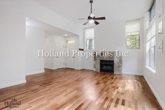 Photo - 6267 NE Carillion Dr