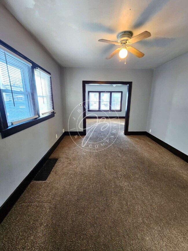 Photo - 1944 Crosswell Pl