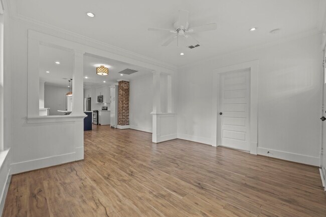 Photo - 724 E 21st St House