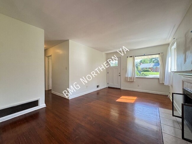 Photo - 7046 Lee Park Ct