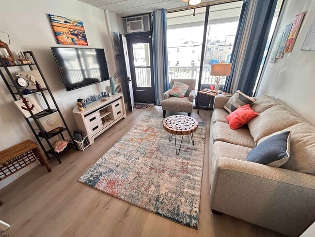 Photo - 9415 Pacific Ave Unit 43