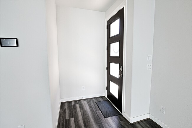 Photo - 10005 Brickhouse Dr