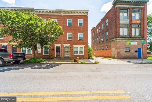 Building Photo - 1423 E Baltimore St Rental