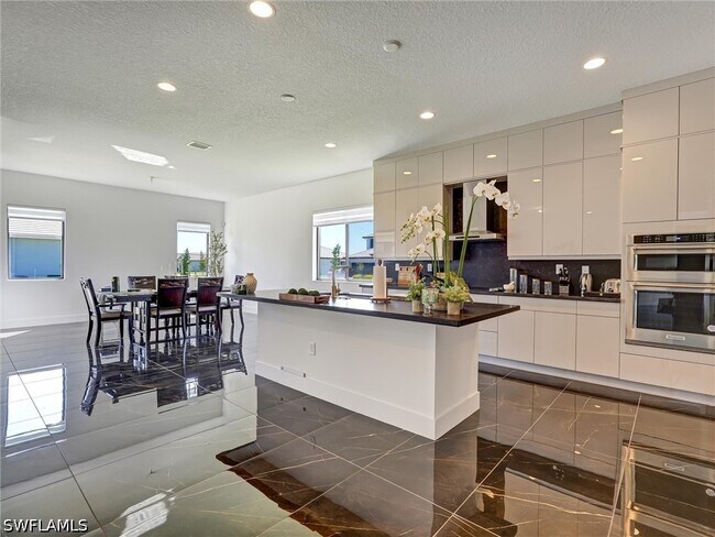 Photo - 5126 Panella Ave