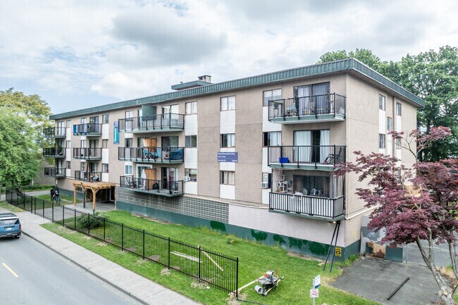 Photo - Mainstreet Arms Apartments Chilliwack