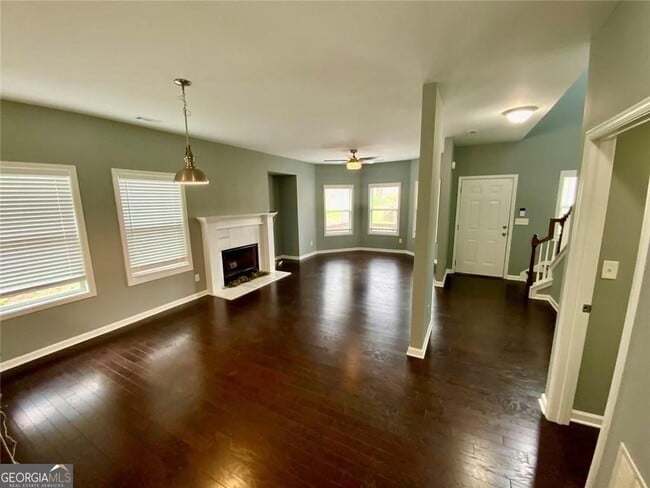 Photo - 294 Bass St SW