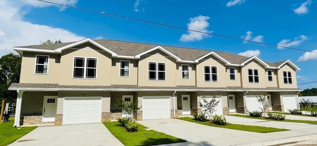 Photo - 804 Carlton St