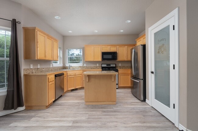 Photo - 2630 NE 45th St