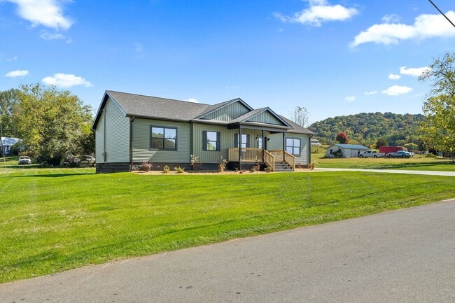 Photo - Modern Mountain Living Minutes from the Watauga River!